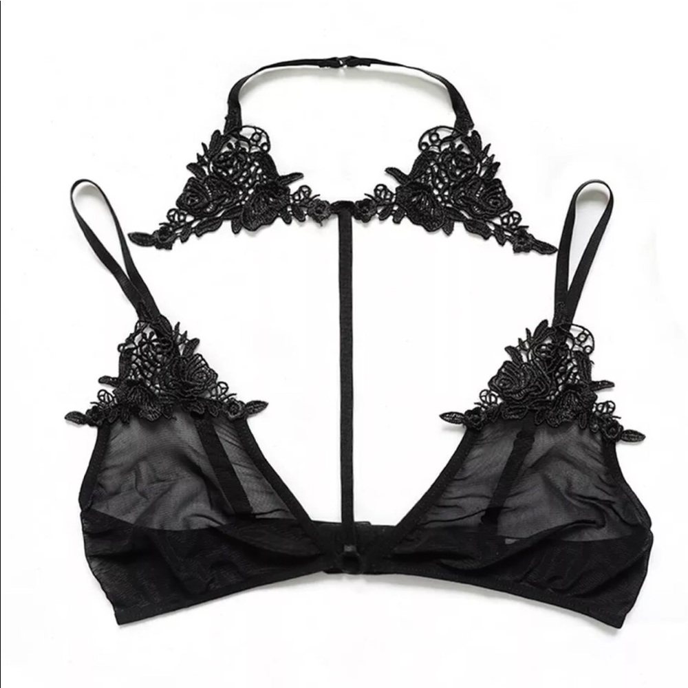 Lingerie - Picture 3 of 9